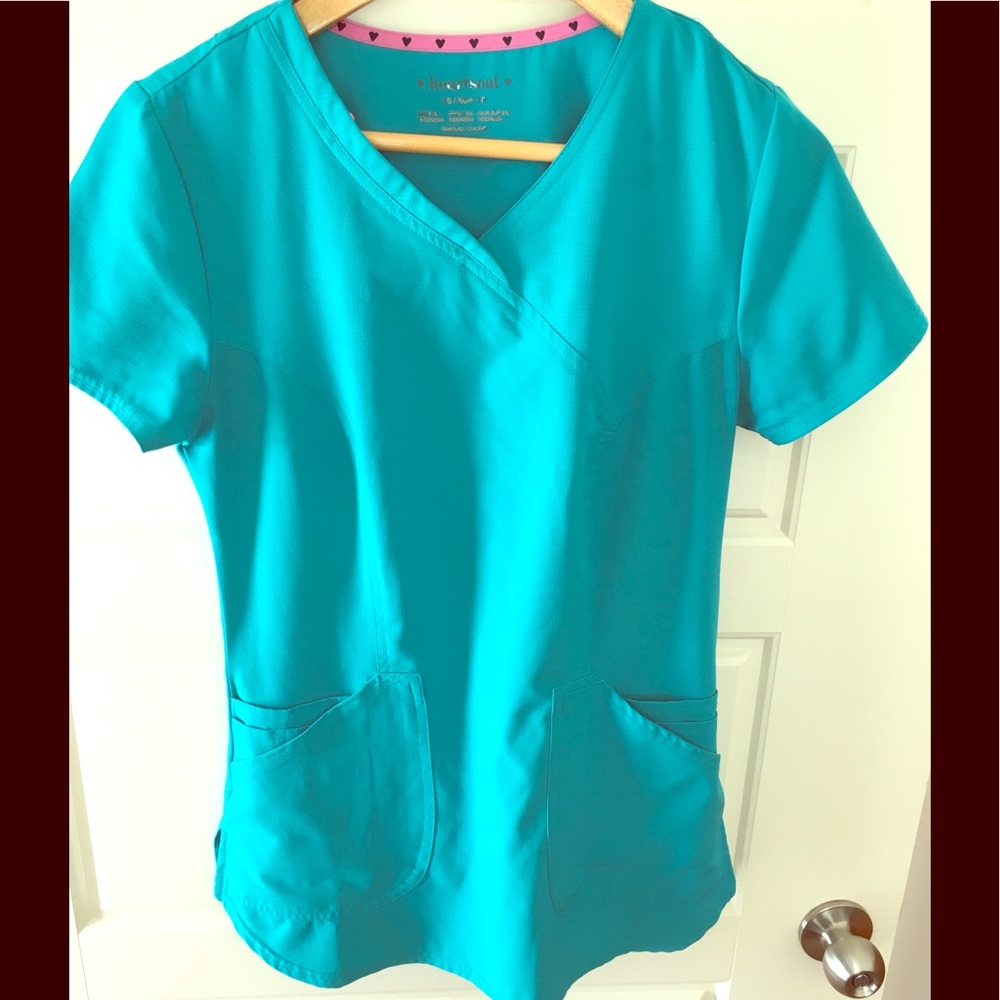 Scrub top